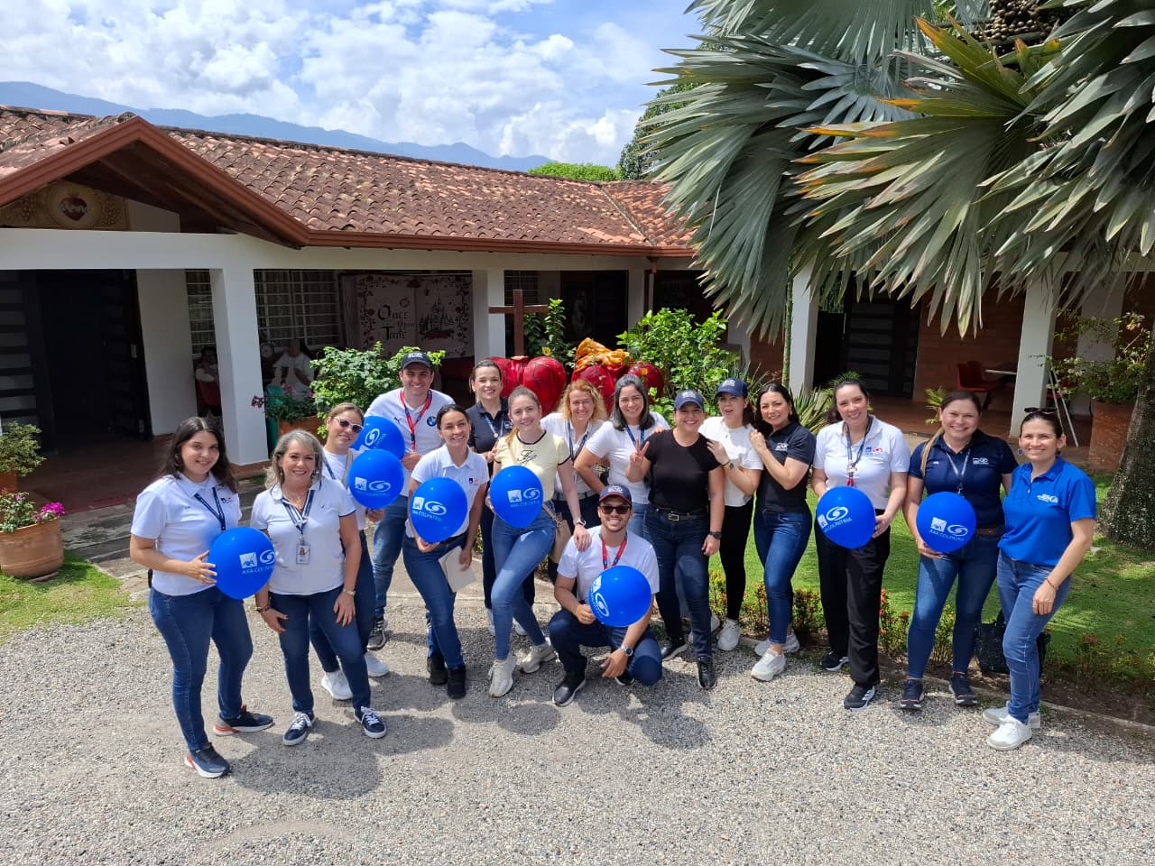 Voluntariado corporativo de AXA COLPATRIA llevó alegría y esperanza a niños del Hogar Hijas del Corazón Misericordioso de María